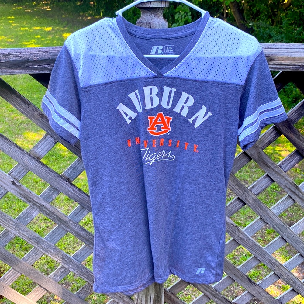 Cute Russel Brand Auburn Tigers T-shirt. Perfect for game day!